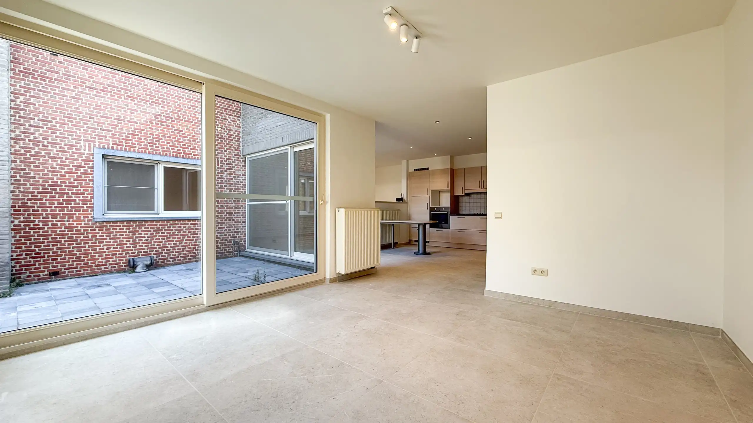 Opbrengsteigendom met Appartement en kantoorruimte! foto 15