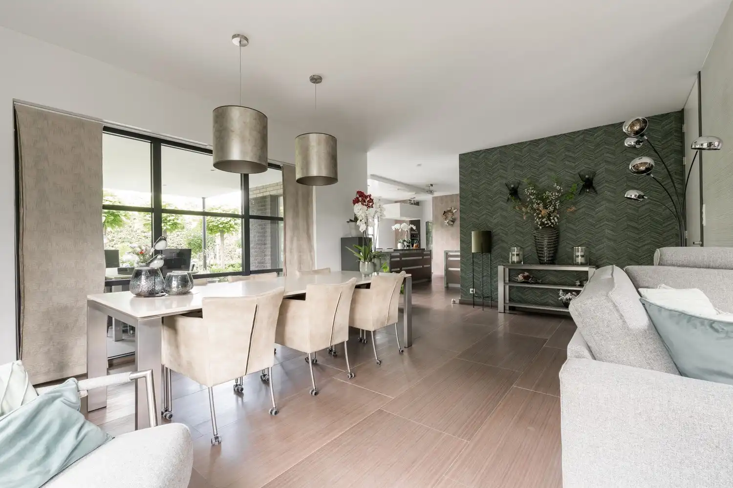 Luxe villa te koop in Neerpelt: moderne architectuur en ruimte in overvloed aan de Beukenlaan. Ideaal voor uw gezin! foto 7