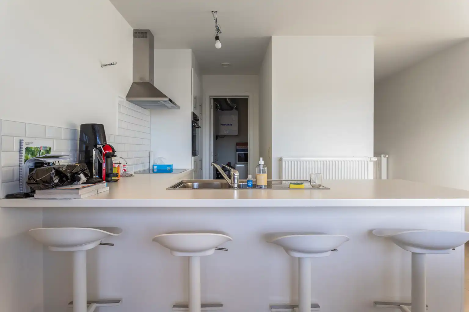 Appartement in uitstekende staat met 2 slpks en 2 carports foto 5