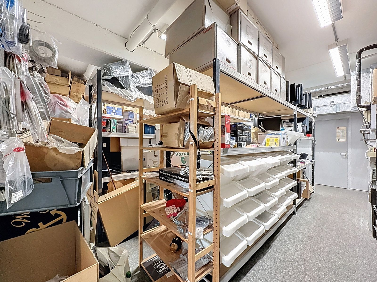 Commercieel Pand met Grote Visibiliteit vlakbij Bredabaan foto 5