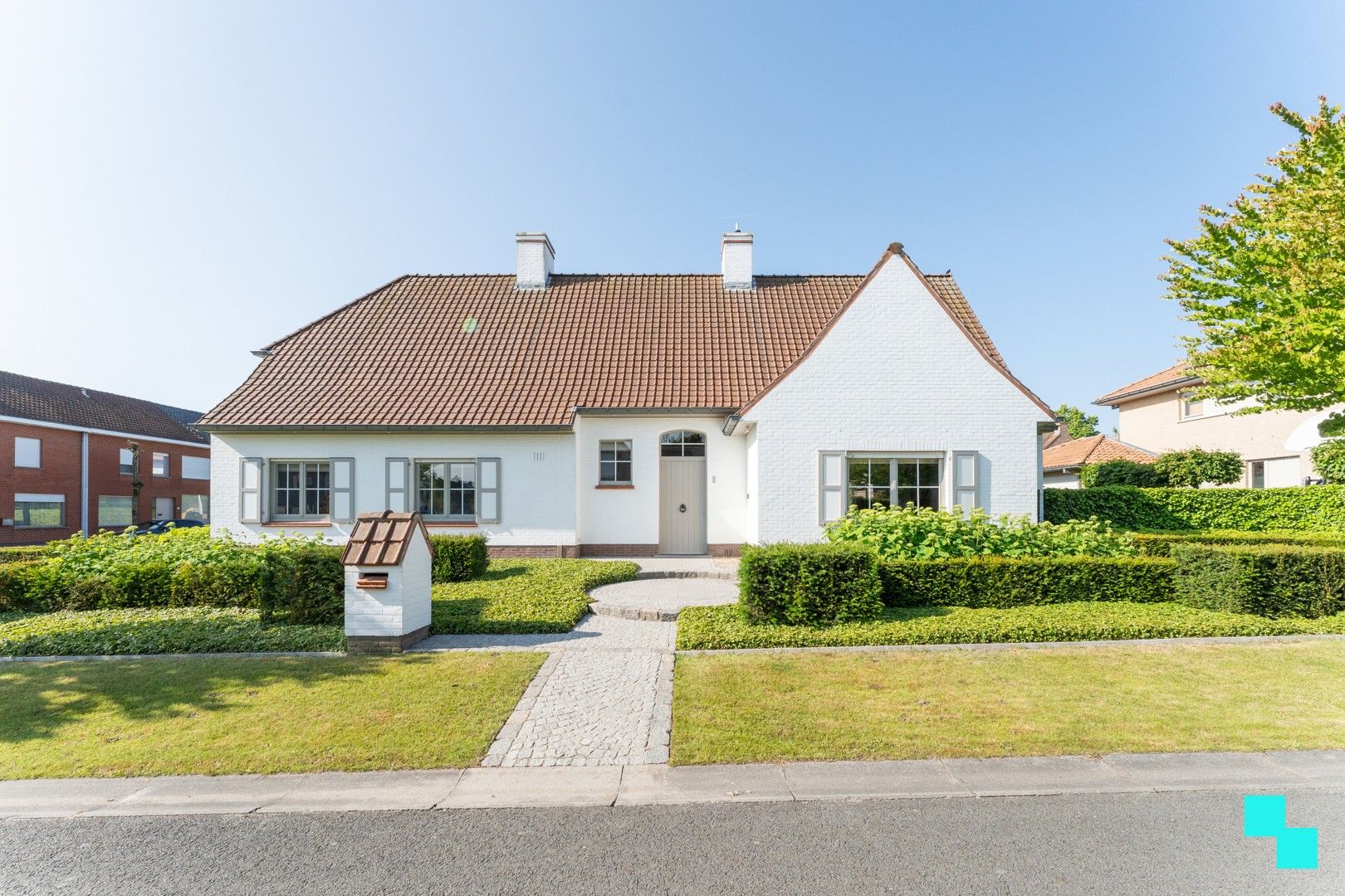 Instapklare villa met 4 slaapkamers, dubbele garage en prachtige tuin te Bosmolens - Izegem. foto 2