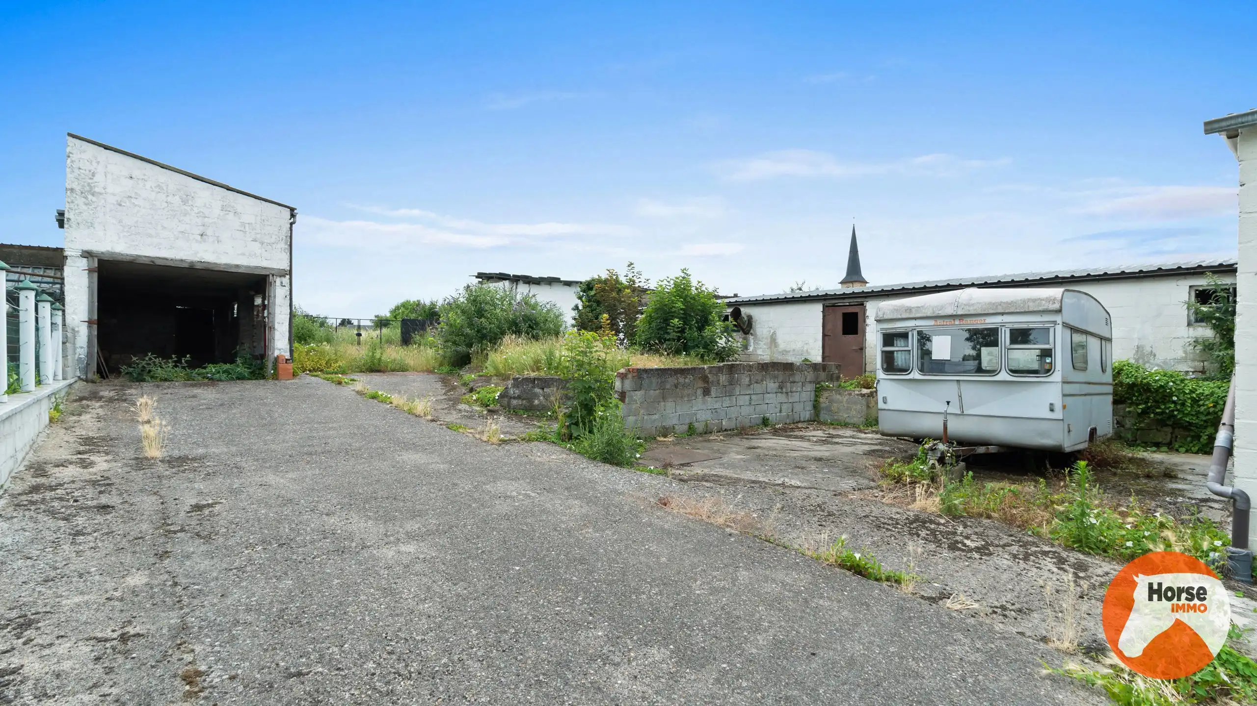 RIEMST - Te renoveren woning met stalling foto 24