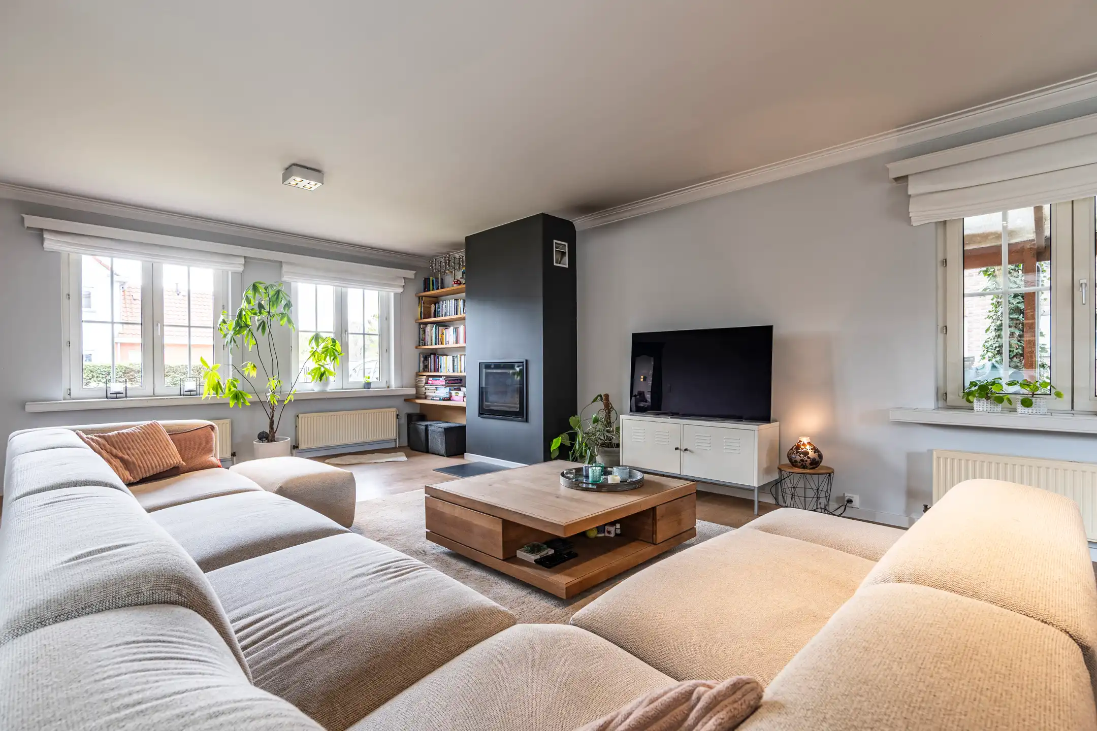 Instapklare, rustig gelegen woning met zwembad op 712m² foto 4