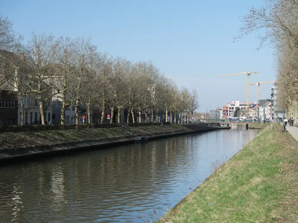 Hoogwaardig gerenoveerd duplex appartement met zonnig terras in het centrum van Gent foto 14