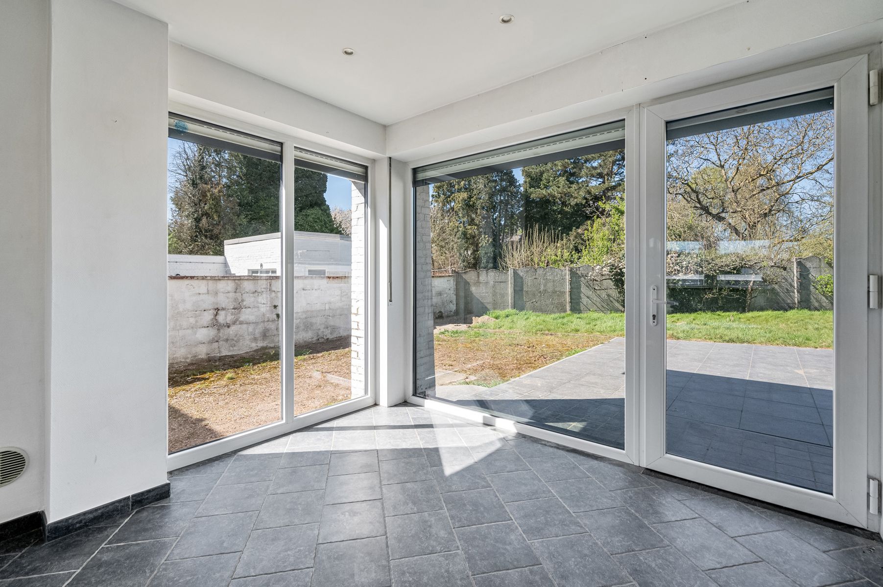 Gerenoveerde, karaktervolle villa met bouwgrond foto 11