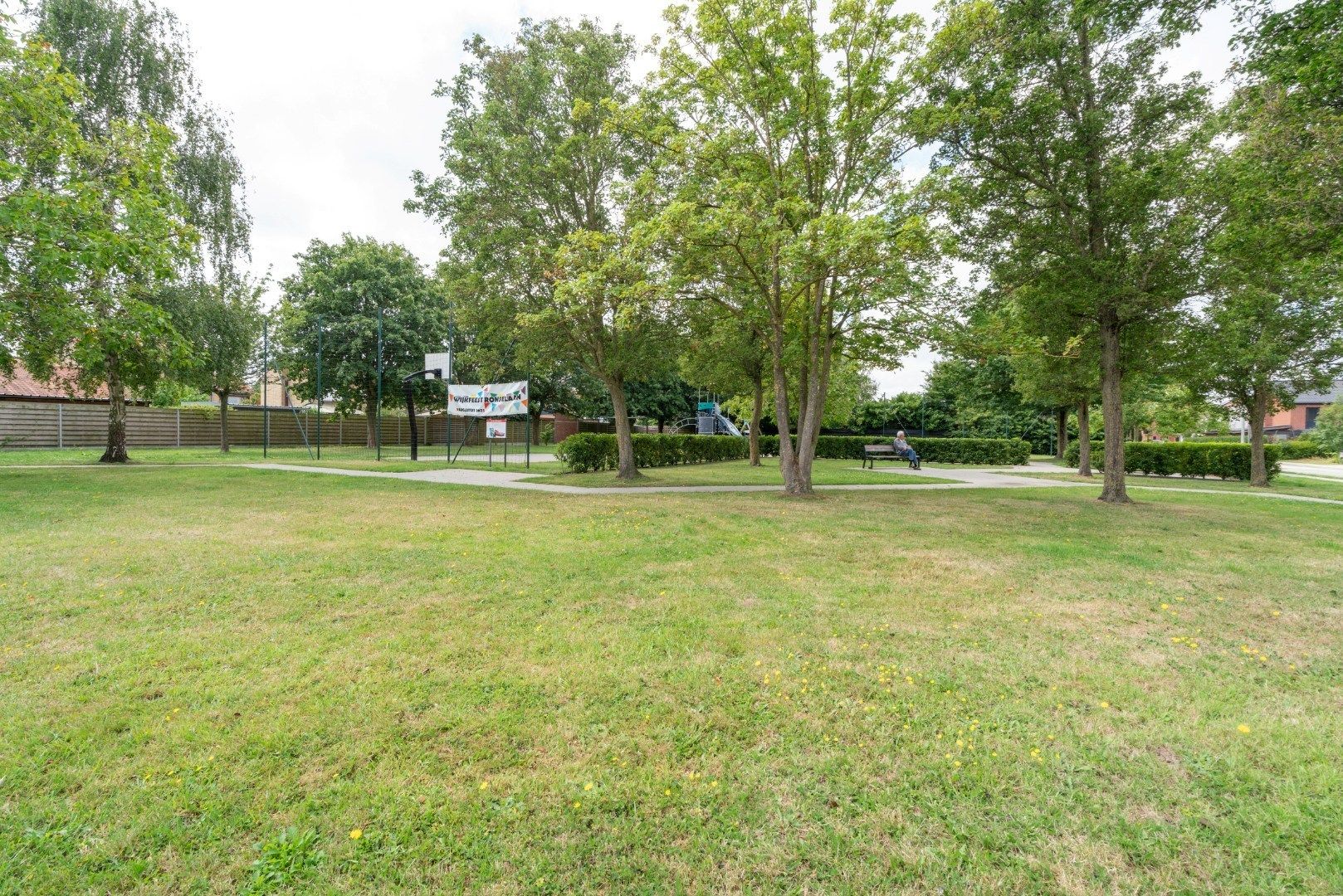 Te renoveren gelijkvloerse villa op een royaal perceel van 745 m² in de Warandestraat 65 – solide basis met groeipotentieel foto 29