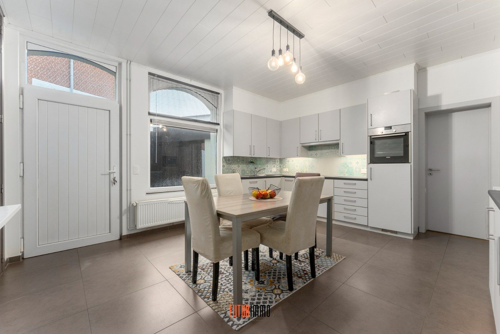 Polyvalente duo-woonst met 2 garageboxen en koer foto 8