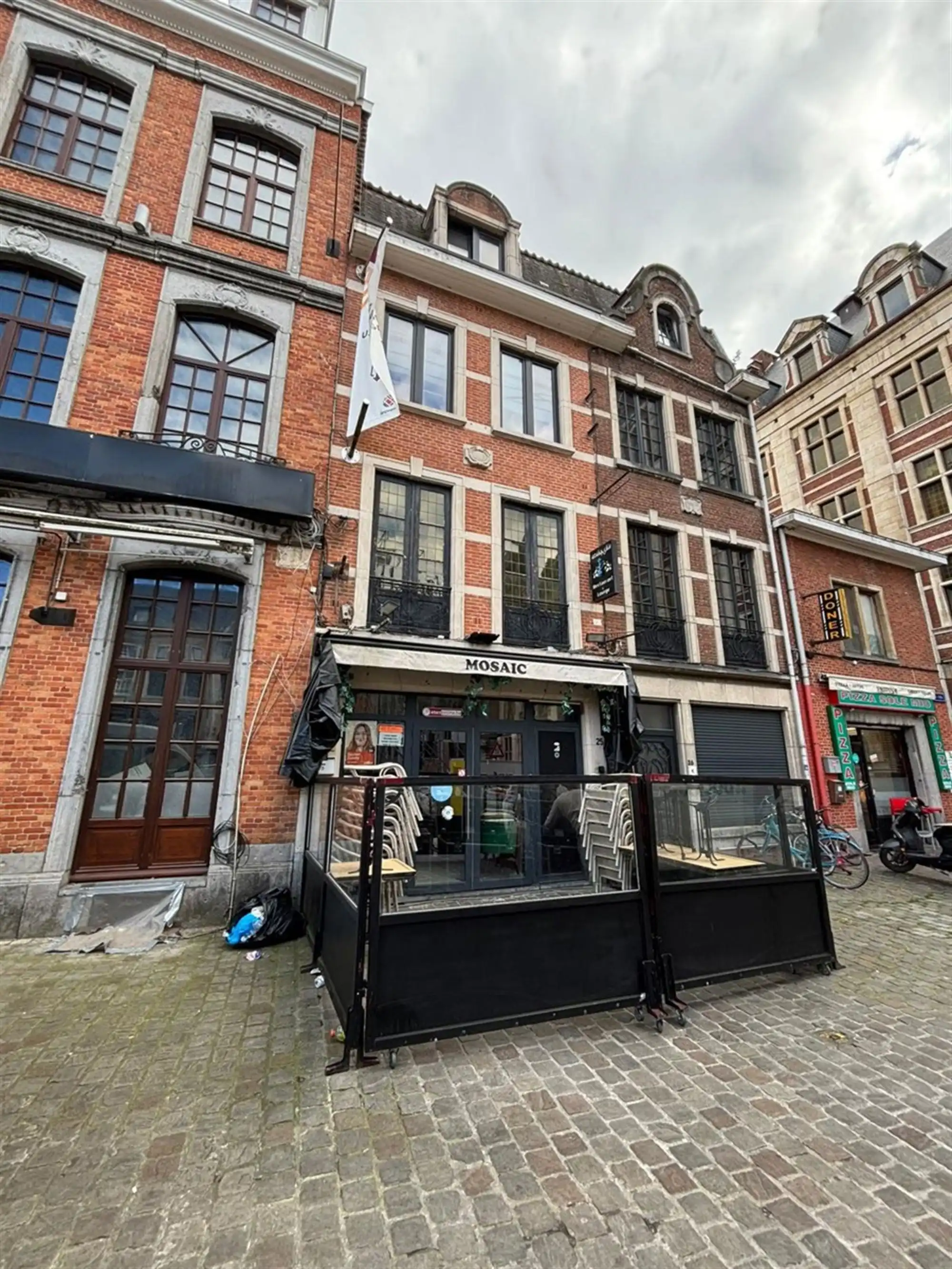 Handel met woonst Oude Markt Leuven foto 2