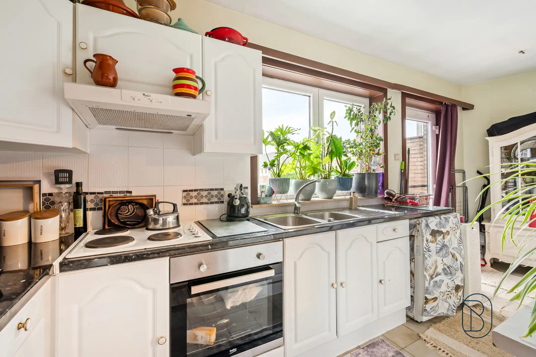 Topgelegen opbrengsteigendom: 3 appartementen en 3 garages foto 15