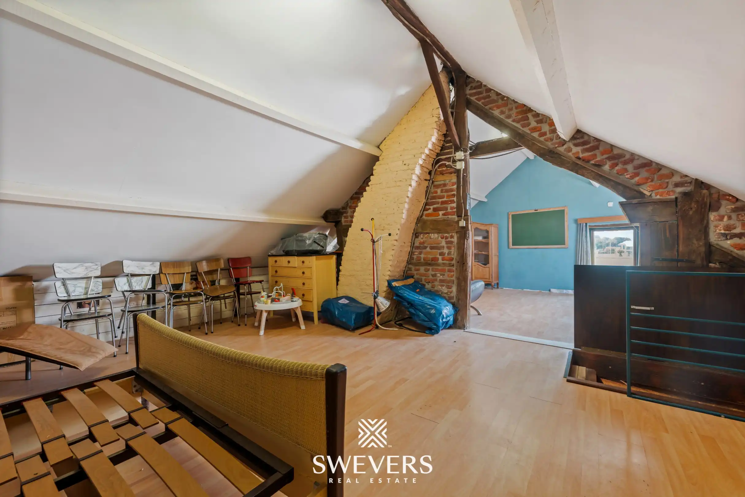 Zeer ruime woning met 5 slaapkamers, meerdere multifunctionele ruimtes en zeer ruime tuin foto 23