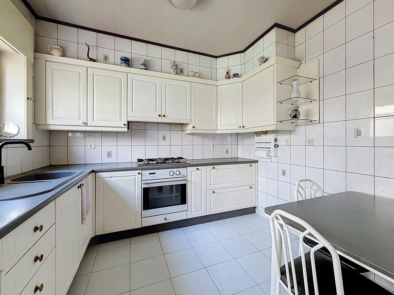 Ruime gezinswoning (HOB) met 4 SLPK, Tuin én Garage! foto 8