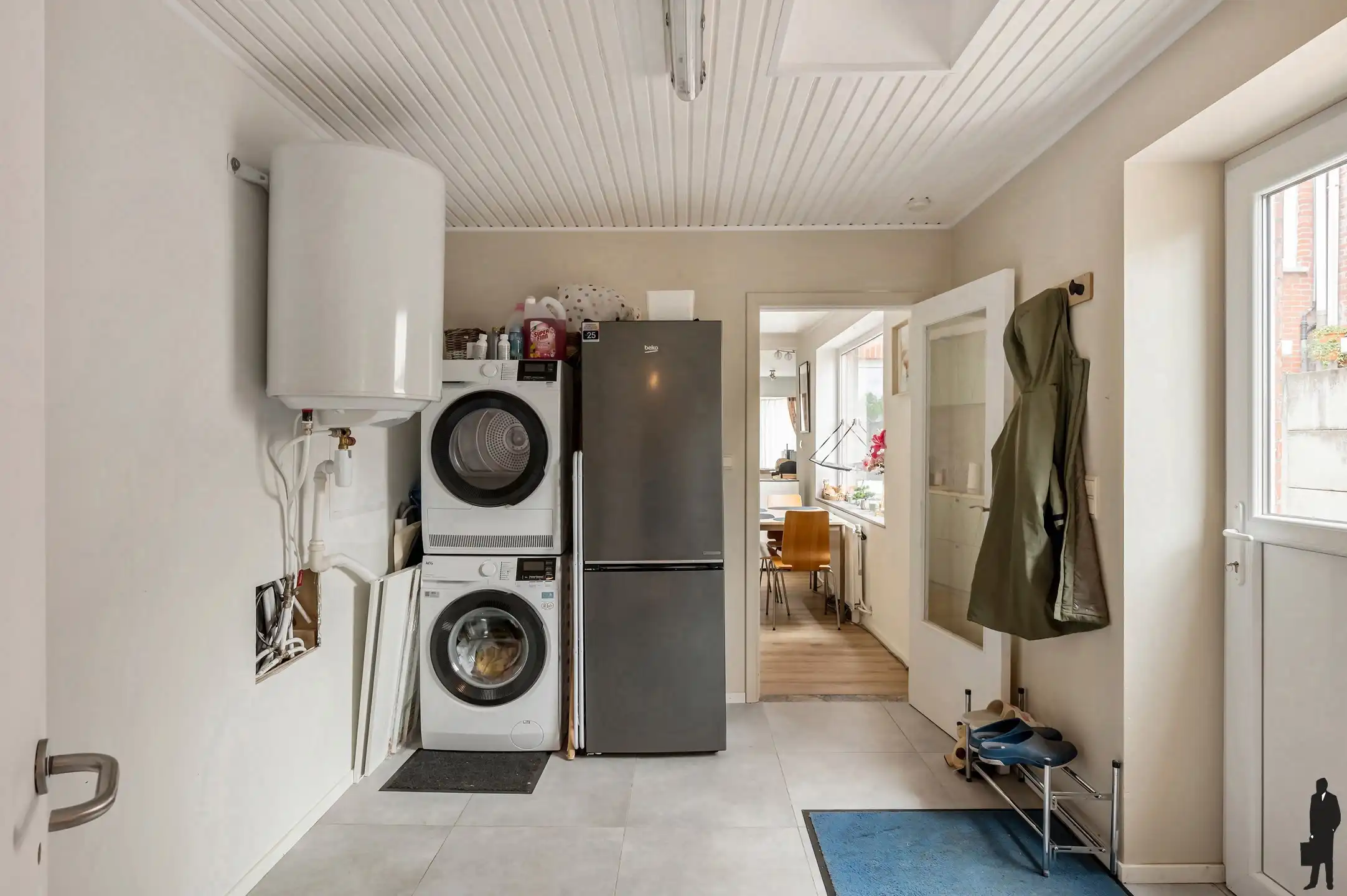 Charmante gerenoveerde rijwoning met zij-ingang en tuin in centrum Essen. foto 9