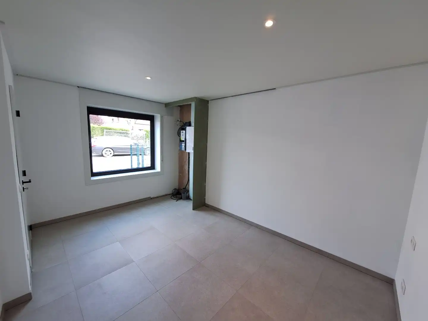 Gerenoveerde woning met 3 slaapkamers, diepe tuin en private parkeerplaats foto 6