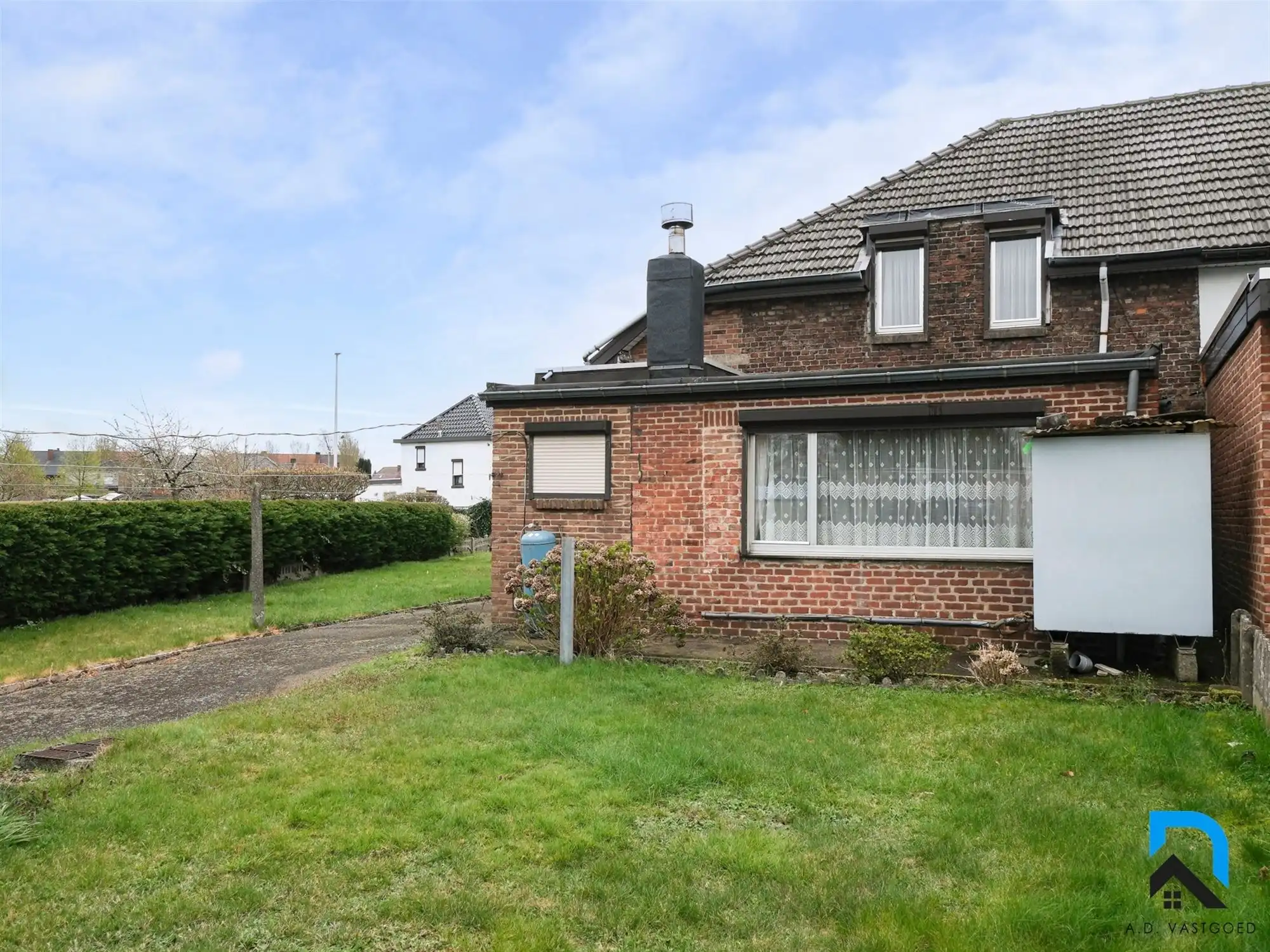 Te renoveren woning met grote tuin in Zwartberg foto 22