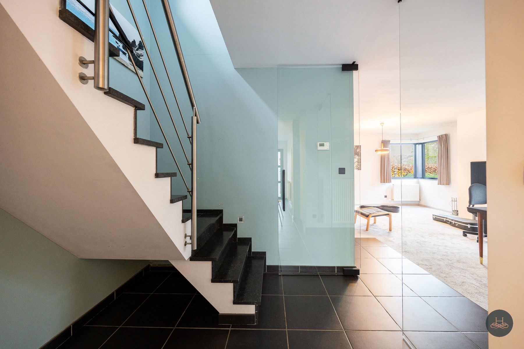 Instapklare open bebouwing met ruime tuin en bijgebouw foto 3