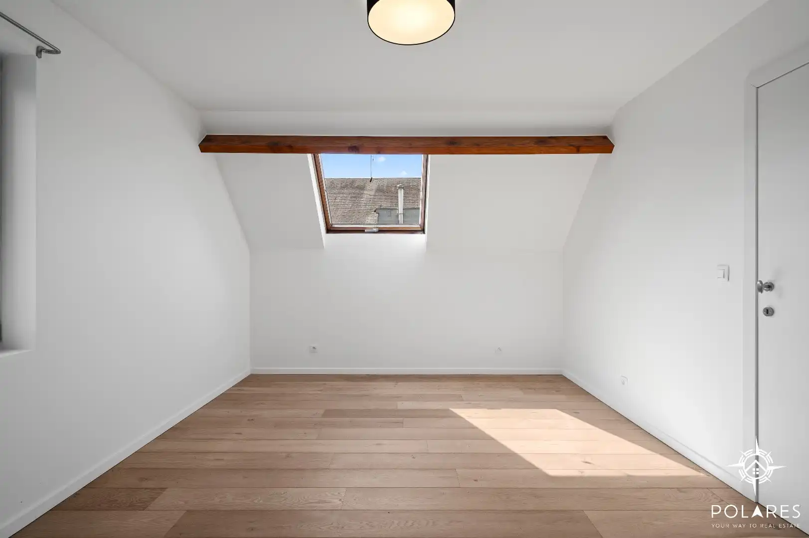 Vrijstaande woning gelegen in een doodlopende straat foto 18