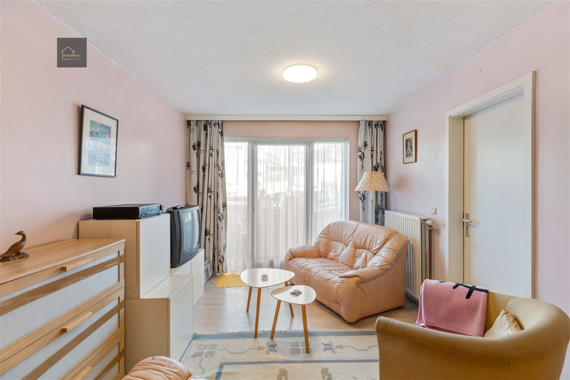 Instapklaar appartement met 1 slaapkamer op de Kustbaan te Sint-Idesbald! (ideaal als 2de verblijf of vakantieverhuur) foto 2