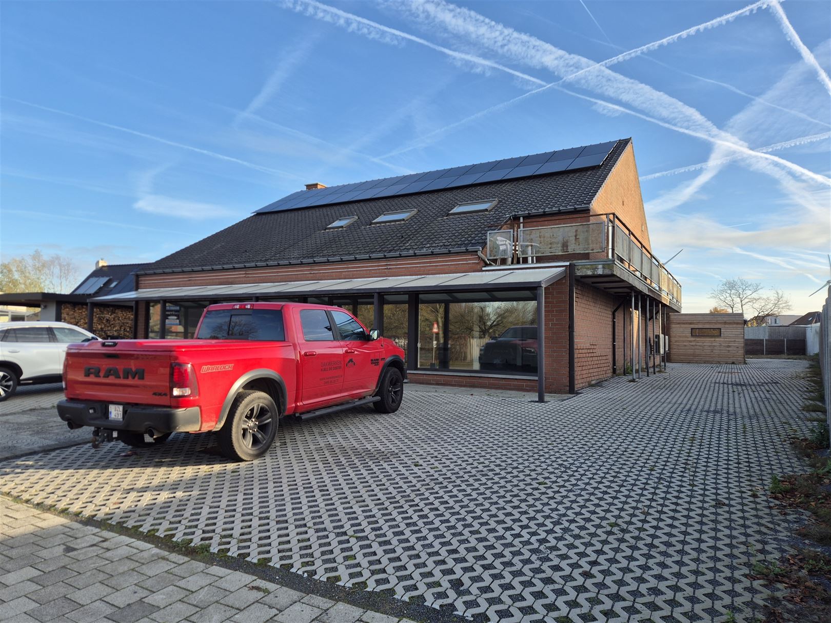 Handelsruimte met aansluitend appartement foto 3