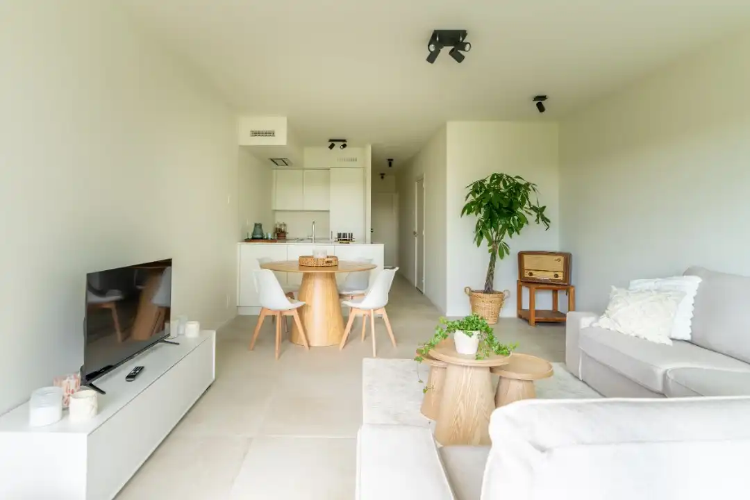 Prachtig gerenoveerd 3 - slaapkamerappartement foto 3