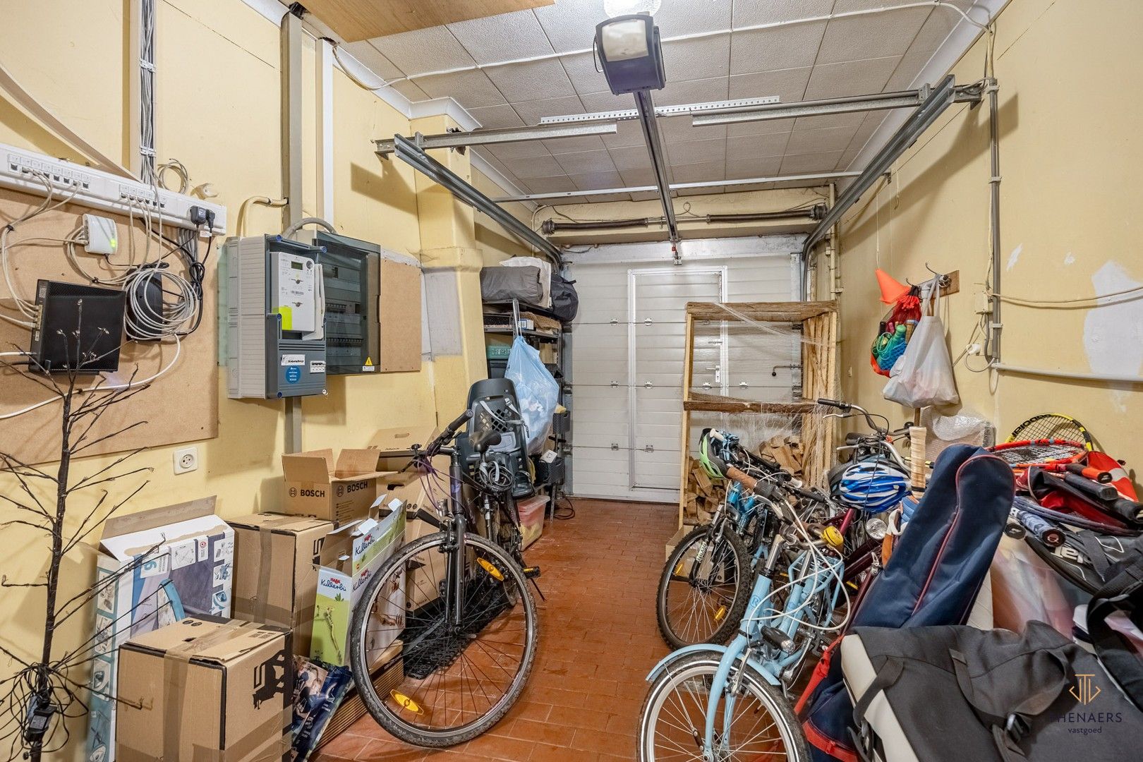 Statige herenwoning op toplocatie in hartje Sint-Truiden. foto 42