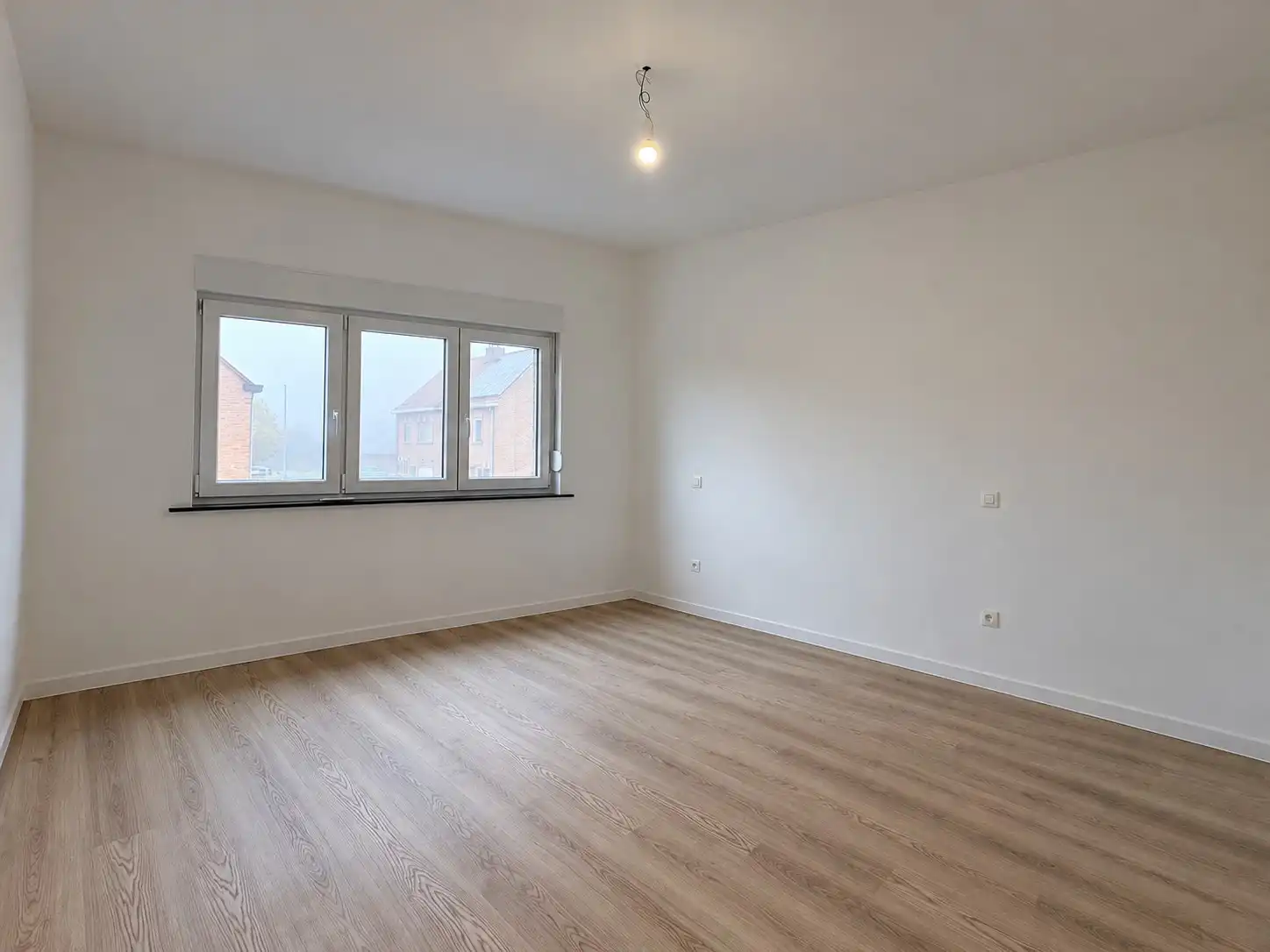 Gerenoveerde, ruime woning met 3 slaapkamers in Ledegem foto 12