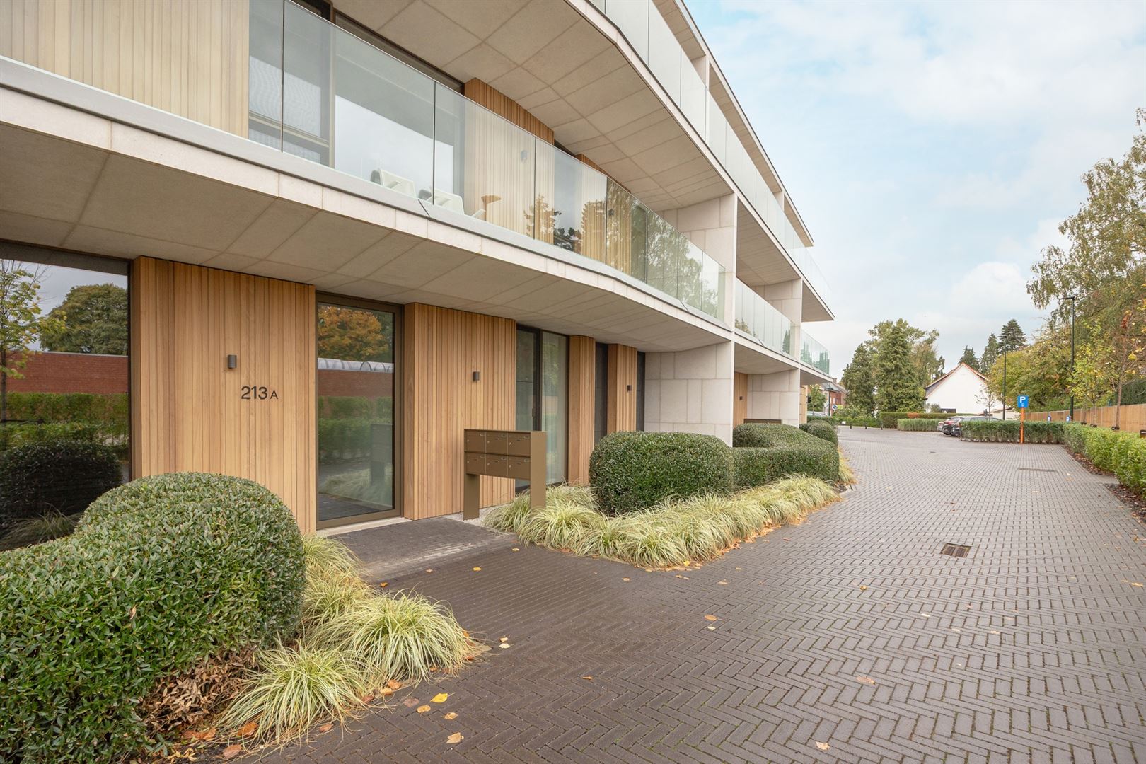 Luxe nieuwbouwappartement met terrassen foto 3