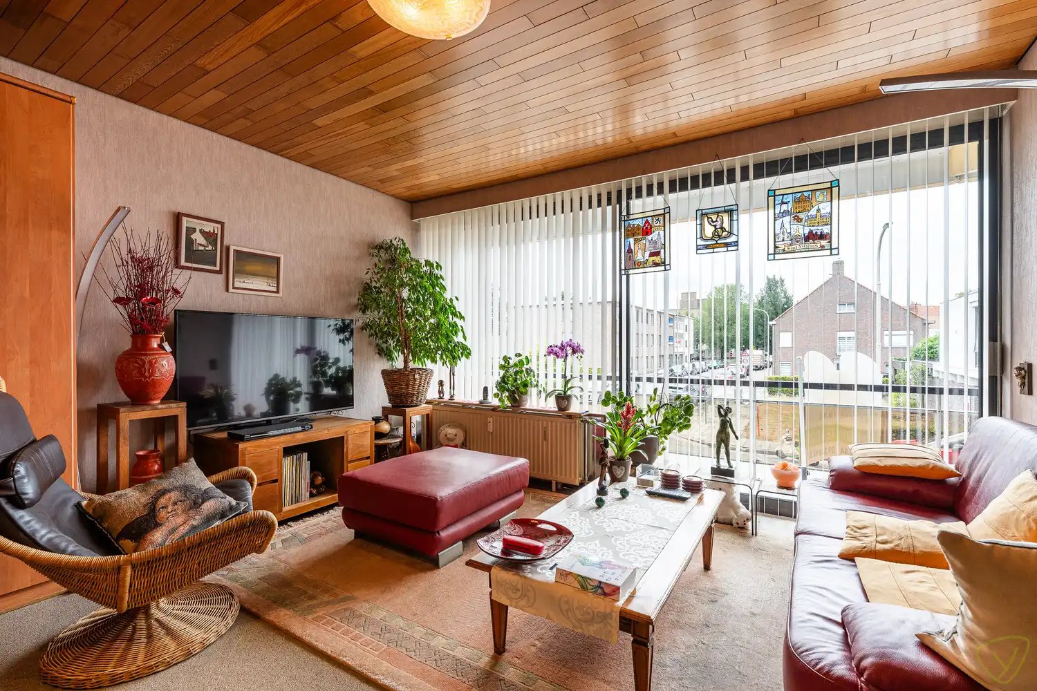 Zonnig en ruim appartement in een rustige residentie op enkele passen van de Markt van Eeklo! foto 3
