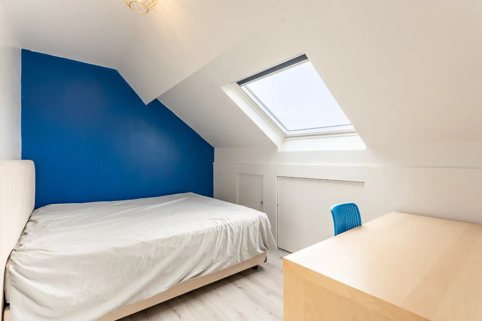 Gerenoveerde woning met 4 slaapkamers en opslagplaats foto 19