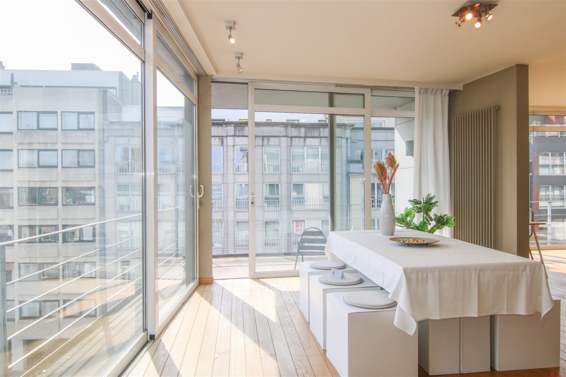 Stijlvol en ruim appartement  foto 3