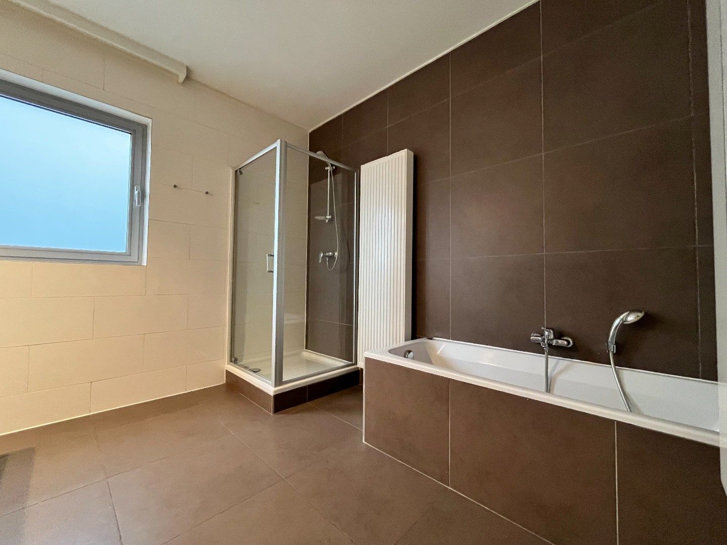 Hedendaags 2 slpk appartement met terras foto 10