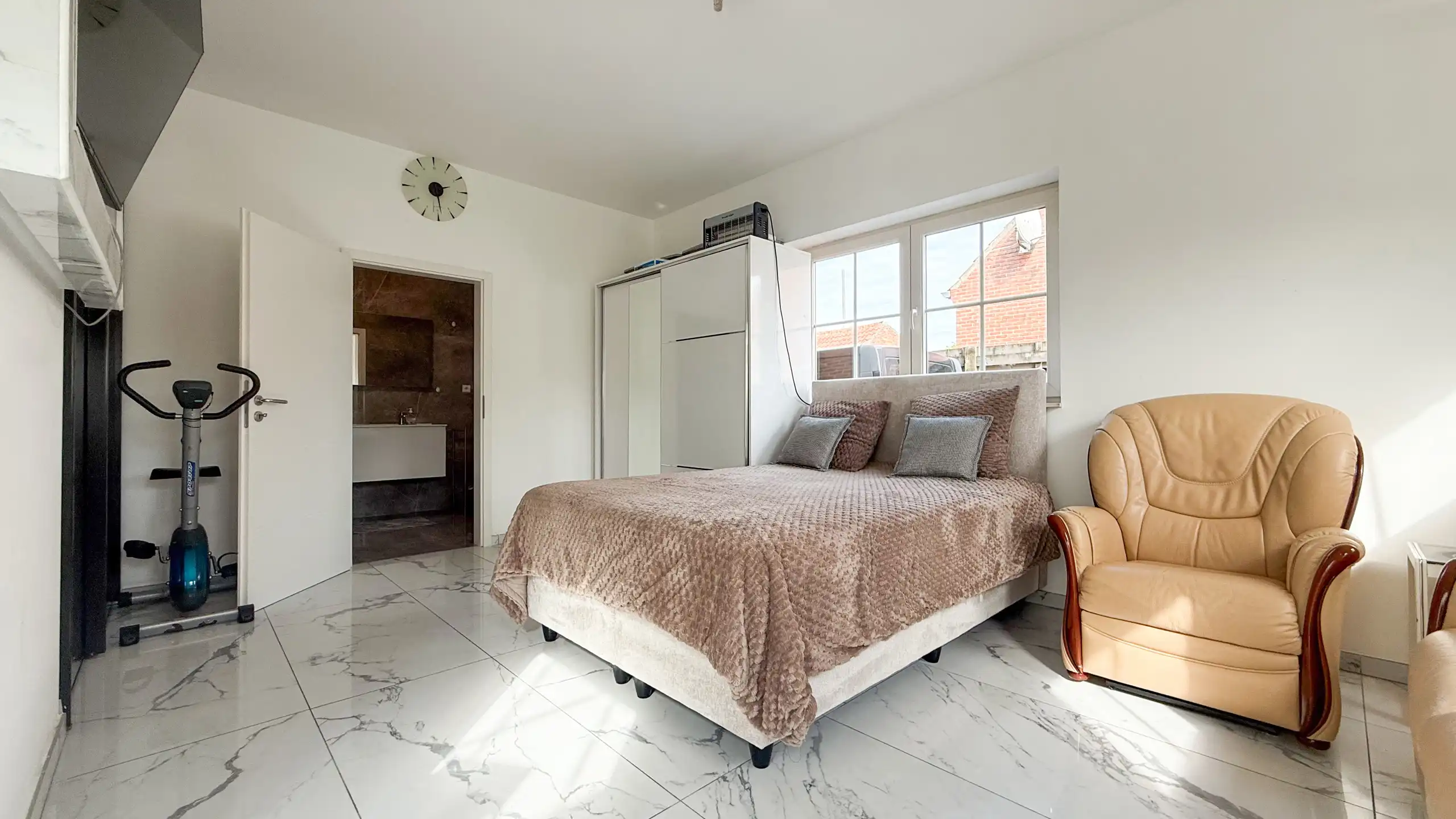 Exclusieve villa met luxueuze leefruimte en 7slpk + veranda! foto 47
