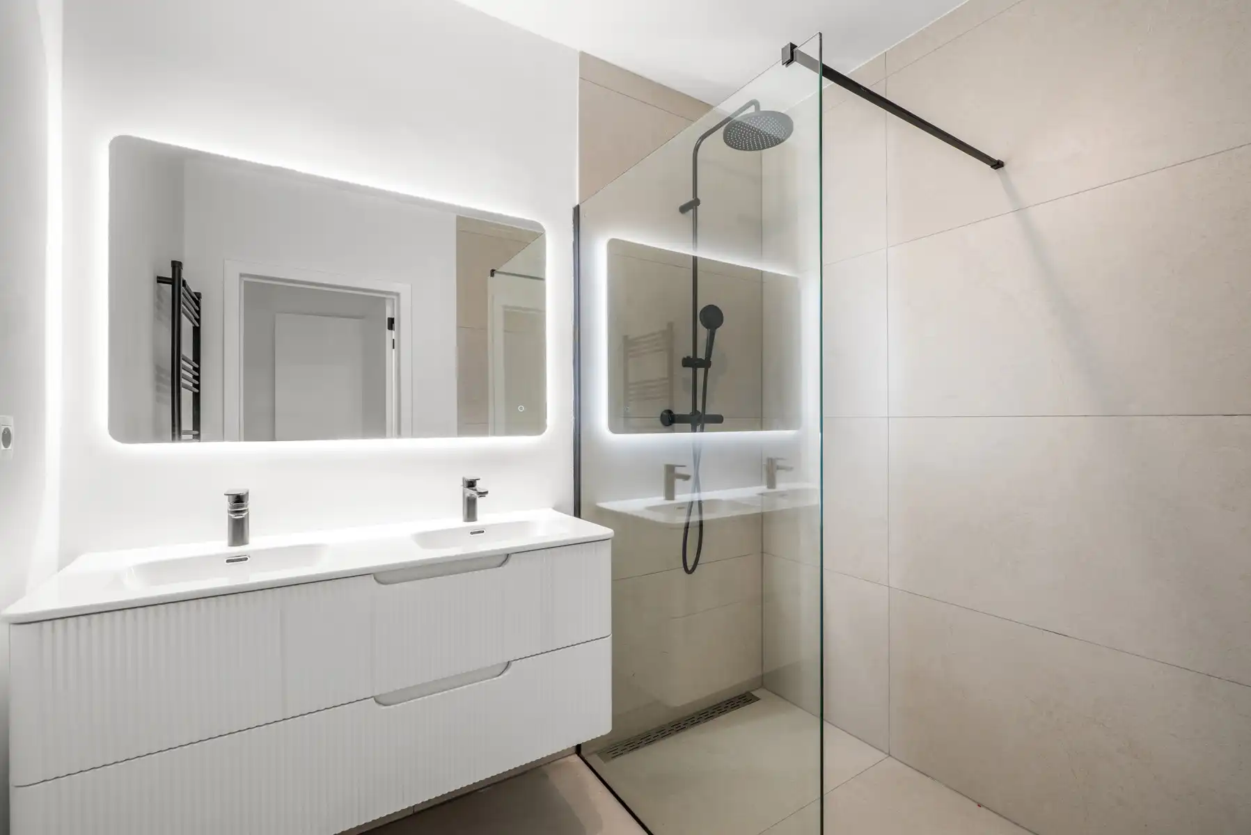 Gerenoveerd 2 slaapkamerappartement met garage foto 7