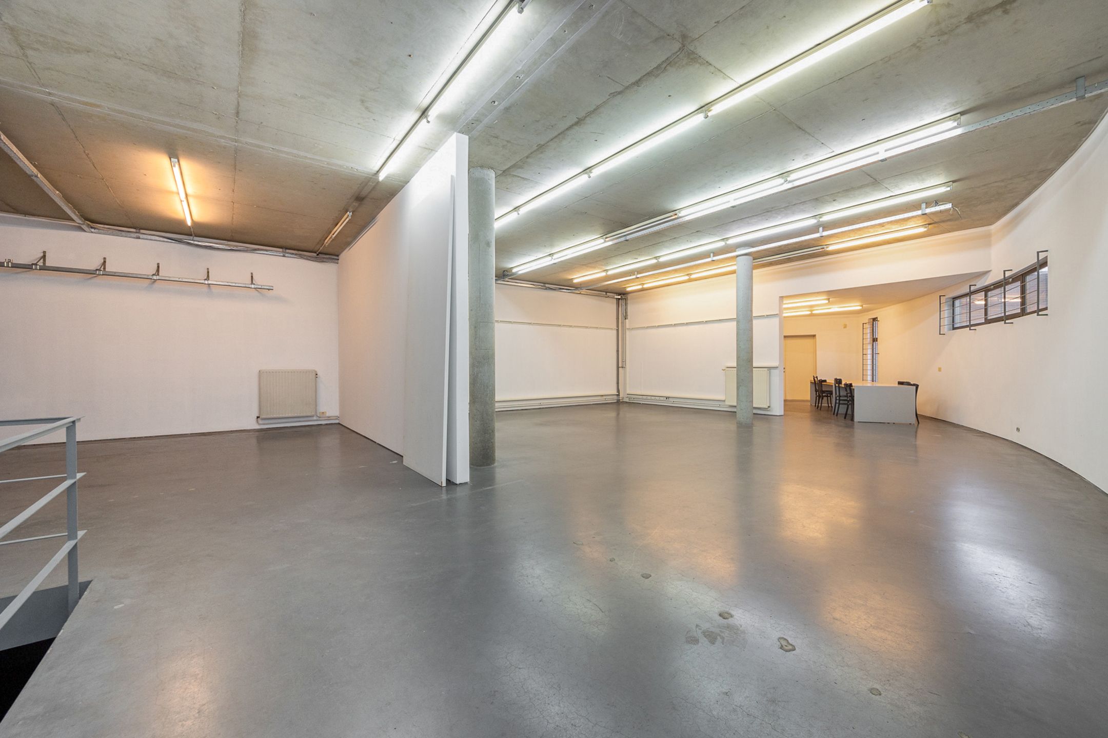 WILRIJK - Modernistisch huis op centrale locatie foto 11