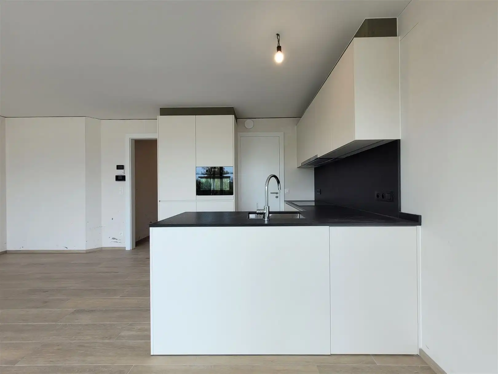 Ongemeubeld nieuwbouwappartement met 2 slaapkamers foto 3