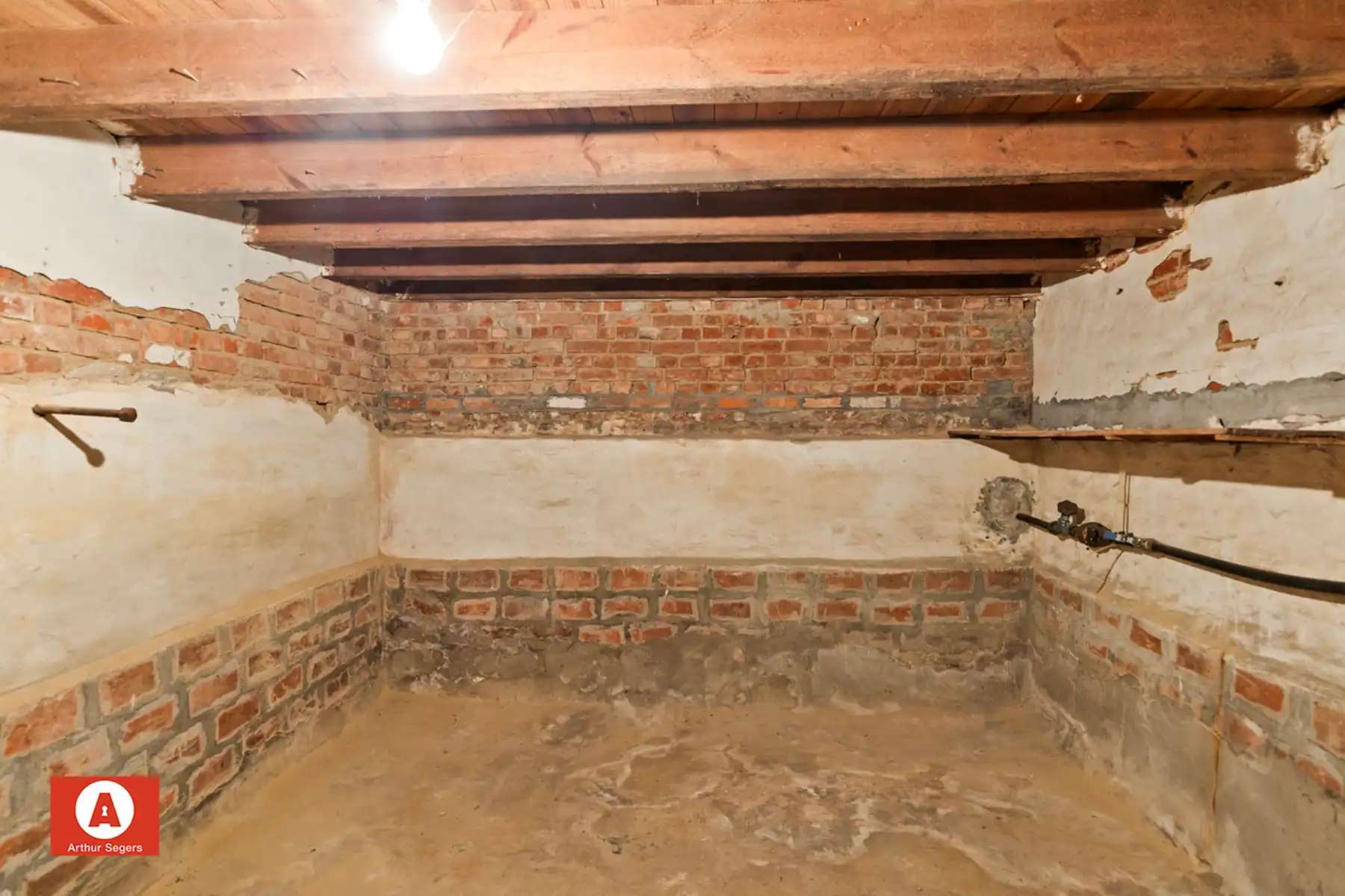 Te renoveren woning op centrale ligging in Lebbeke foto 8