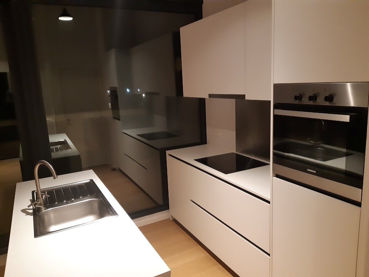 Praktisch 2 slpk-appartement met terras. foto 6