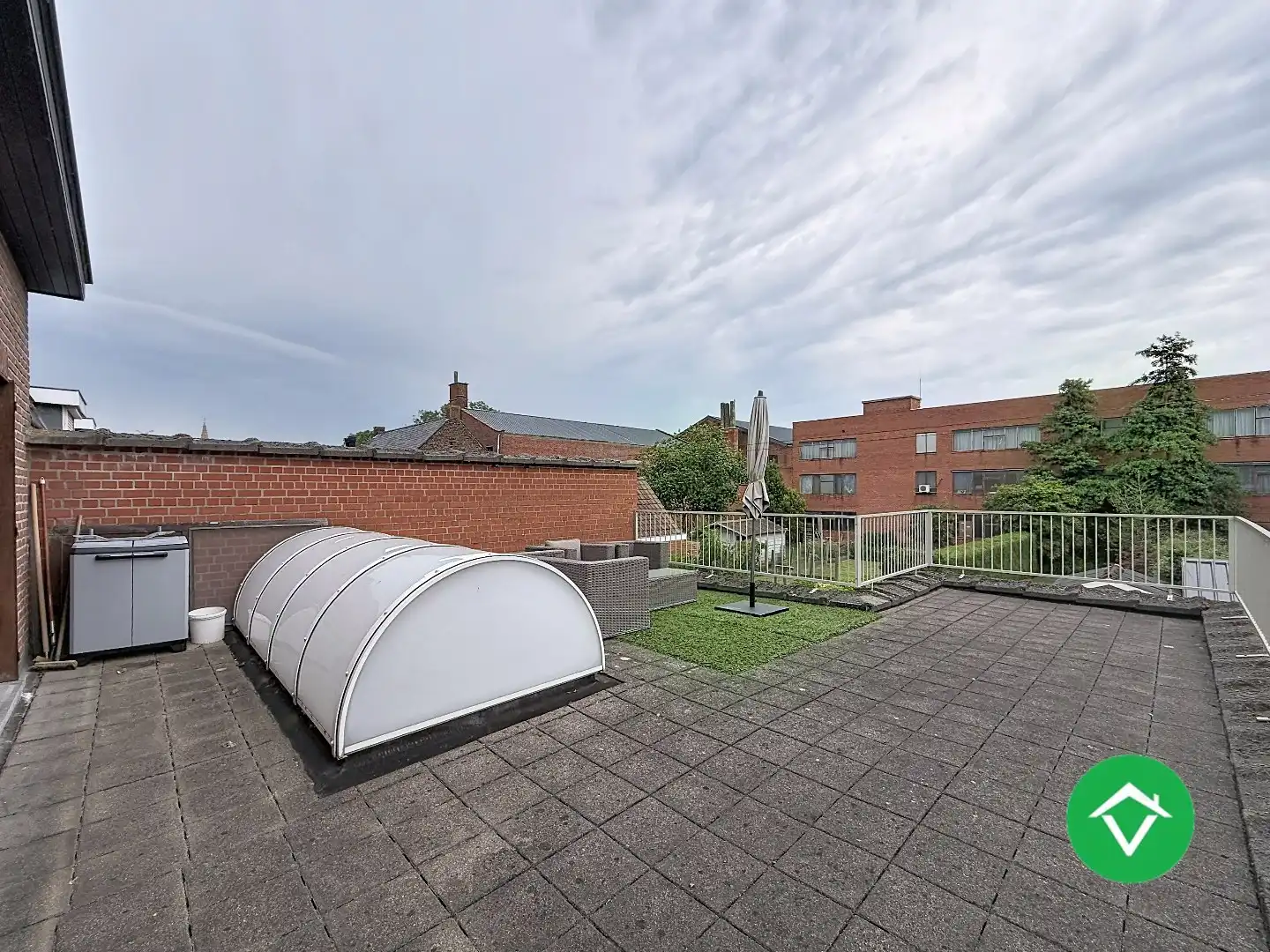 Duplex appartement met 2 slaapkamers groot terras en garage te Handzame foto 10