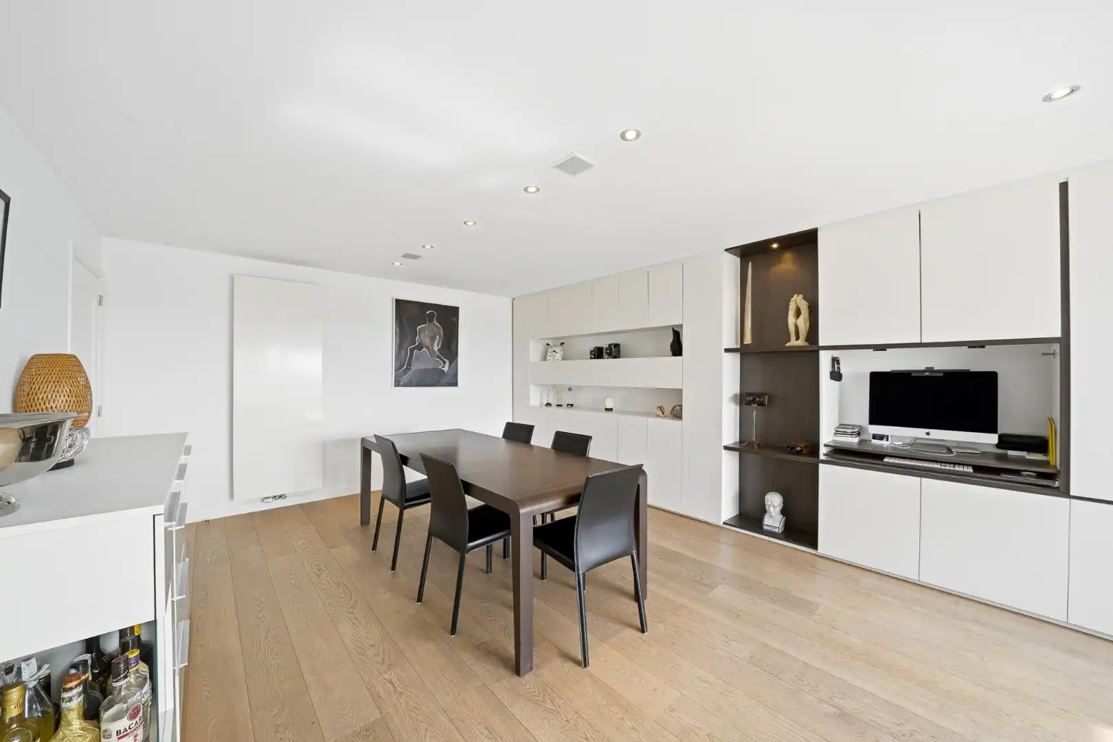 Instapklaar 3-slaapkamerappartement met garage en staanplaats in Oostende foto 6