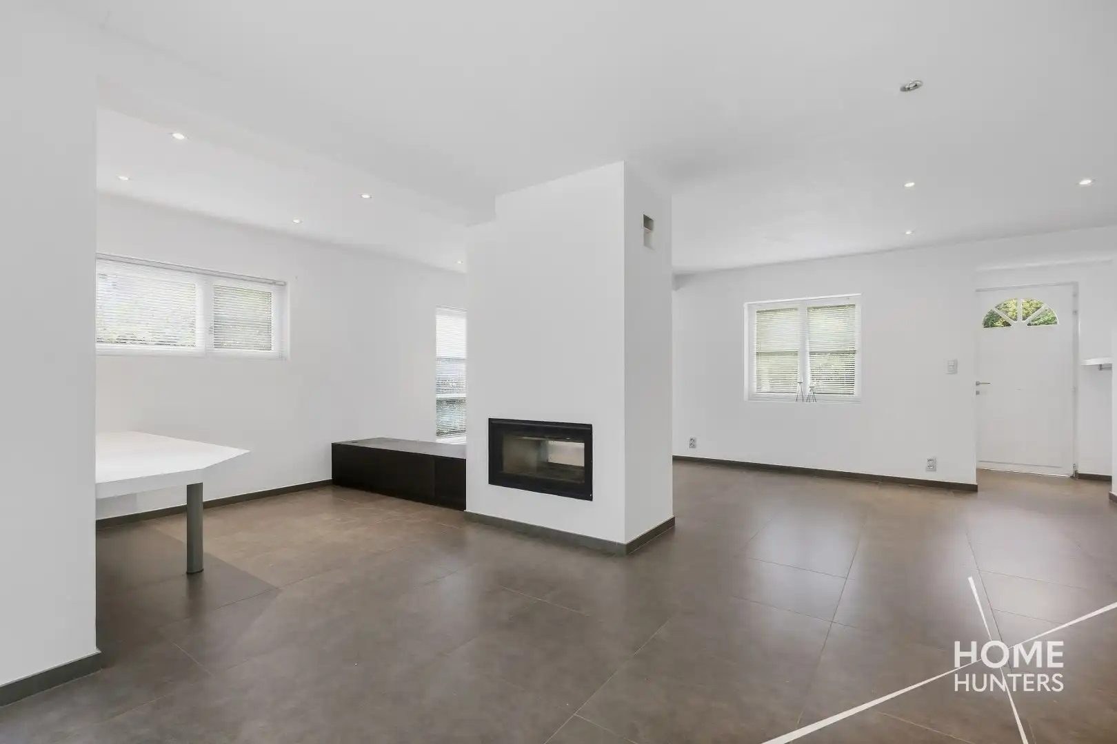 Landelijk gelegen instapklare woning met 4 slaapkamers, garage en tuin foto 4