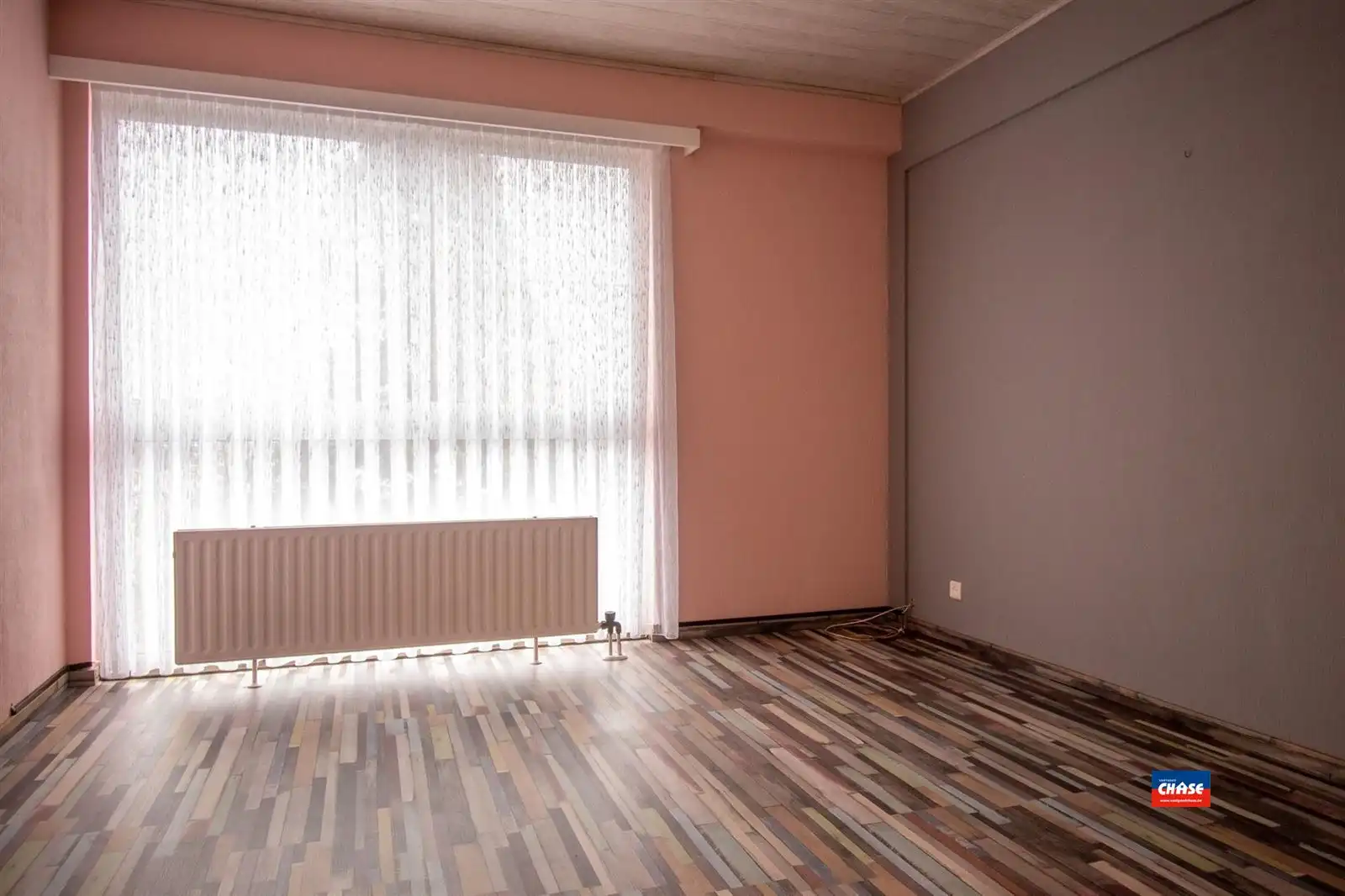 Instapklaar appartement met twee slaapkamers, terras en staanplaats foto 8