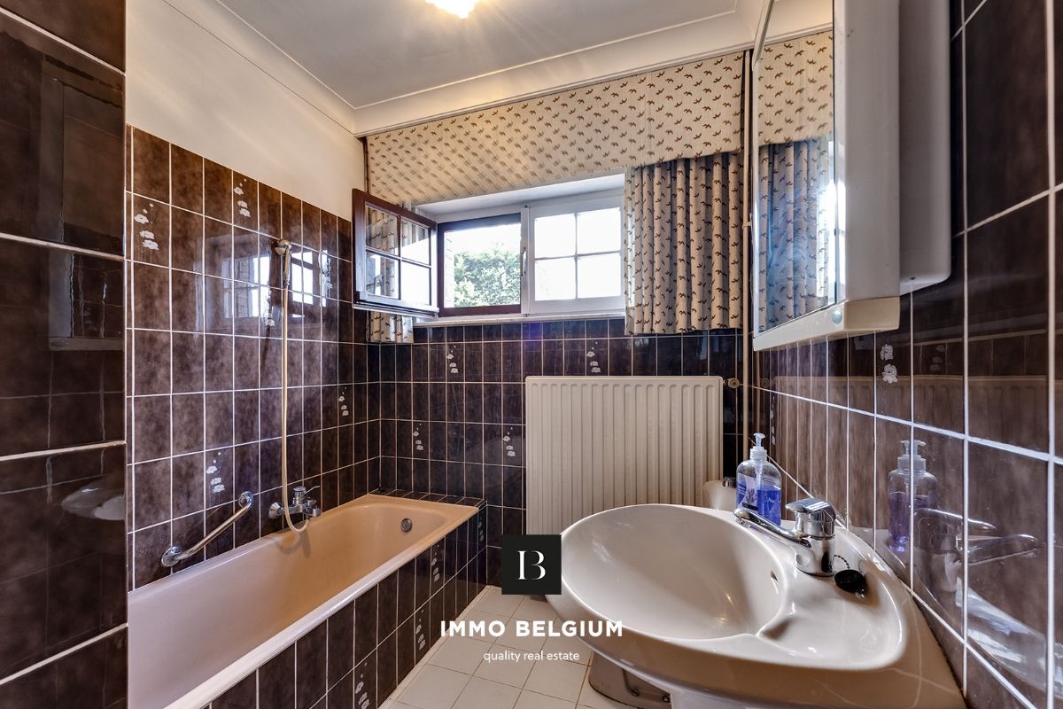 Ruime villa nabij het centrum met veel mogelijkheden foto 14