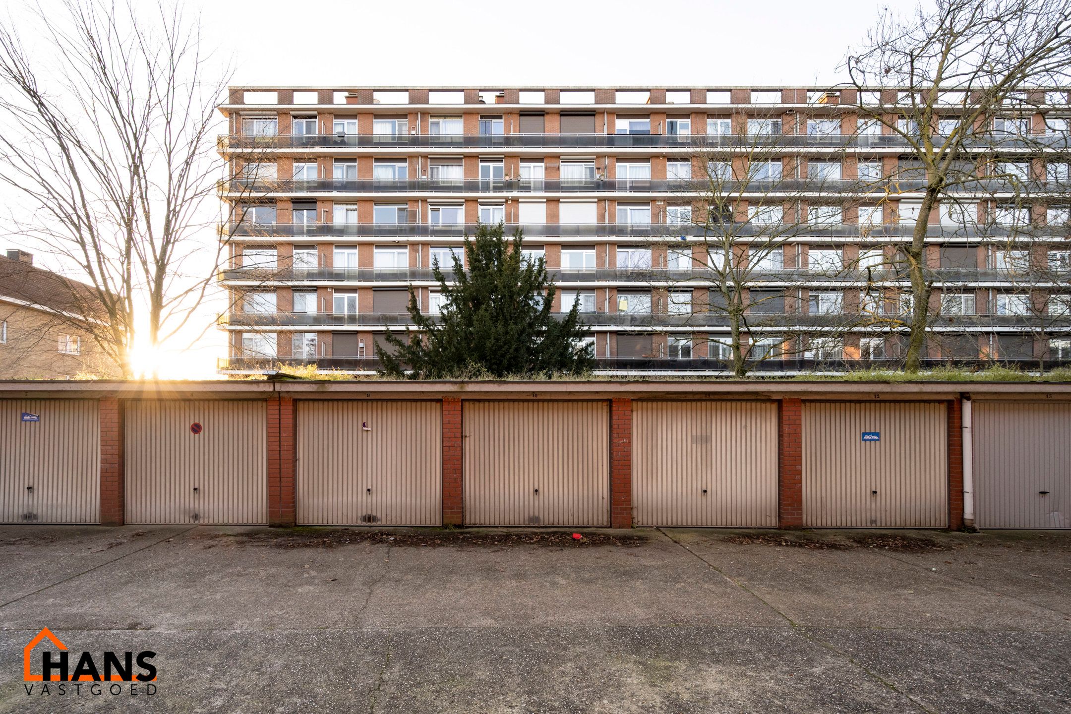 Volledig gerenoveerd appartement met terras en mogelijkheid tot het huren van een garagebox. foto 12