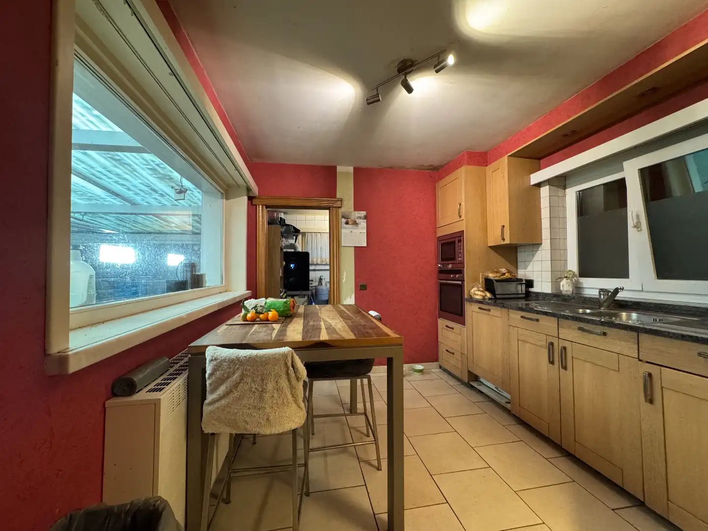 Unieke opportuniteit in Melsele: Karaktervolle woning met ruim magazijn/atelier (286 m²) op een perceel van 859 m² foto 3