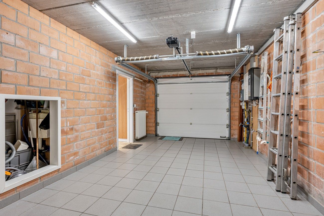 Instapklare halfopen bebouwing met 4 slaapkamers in Oostakker foto 14