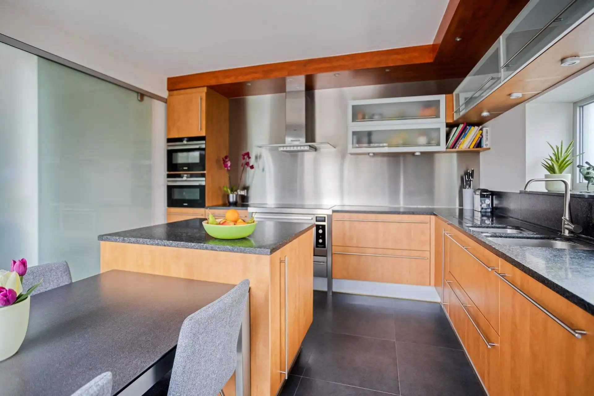 Lichtrijke, moderne villa in perfecte staat op rustige locatie foto 19