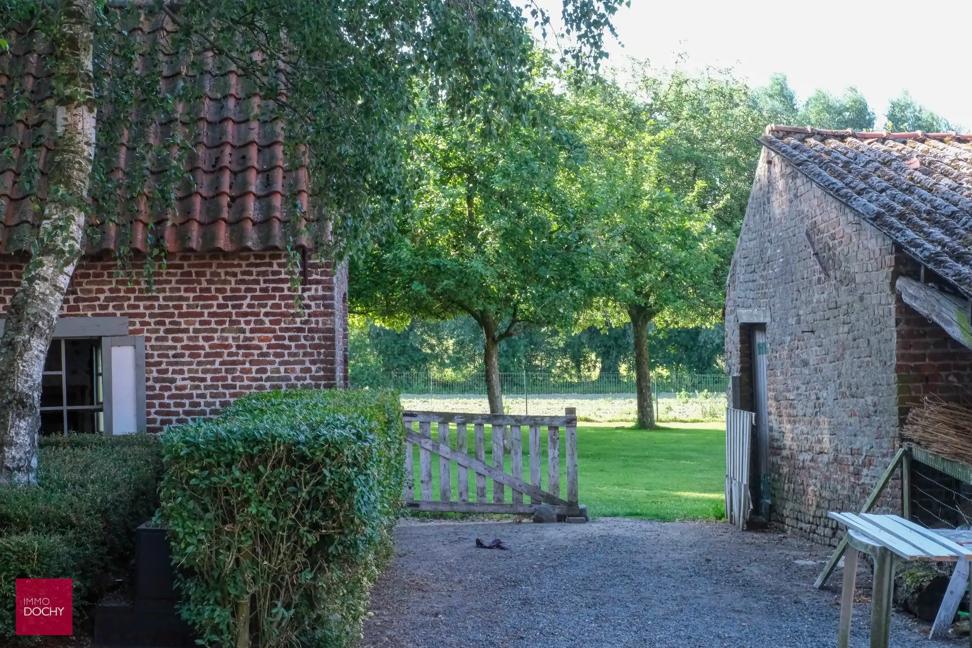 Volledig te renoveren hoeve met verschillende bijgebouwen foto 11