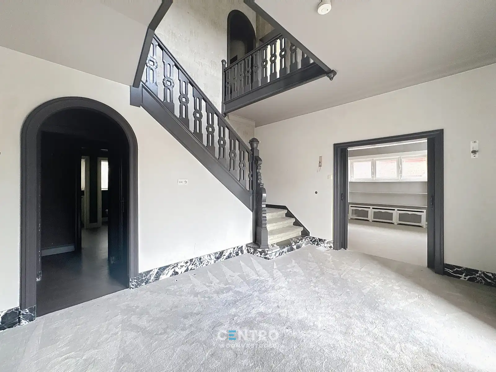 VILLA met handelsruimte op COMMERCIËLE ligging! foto 3