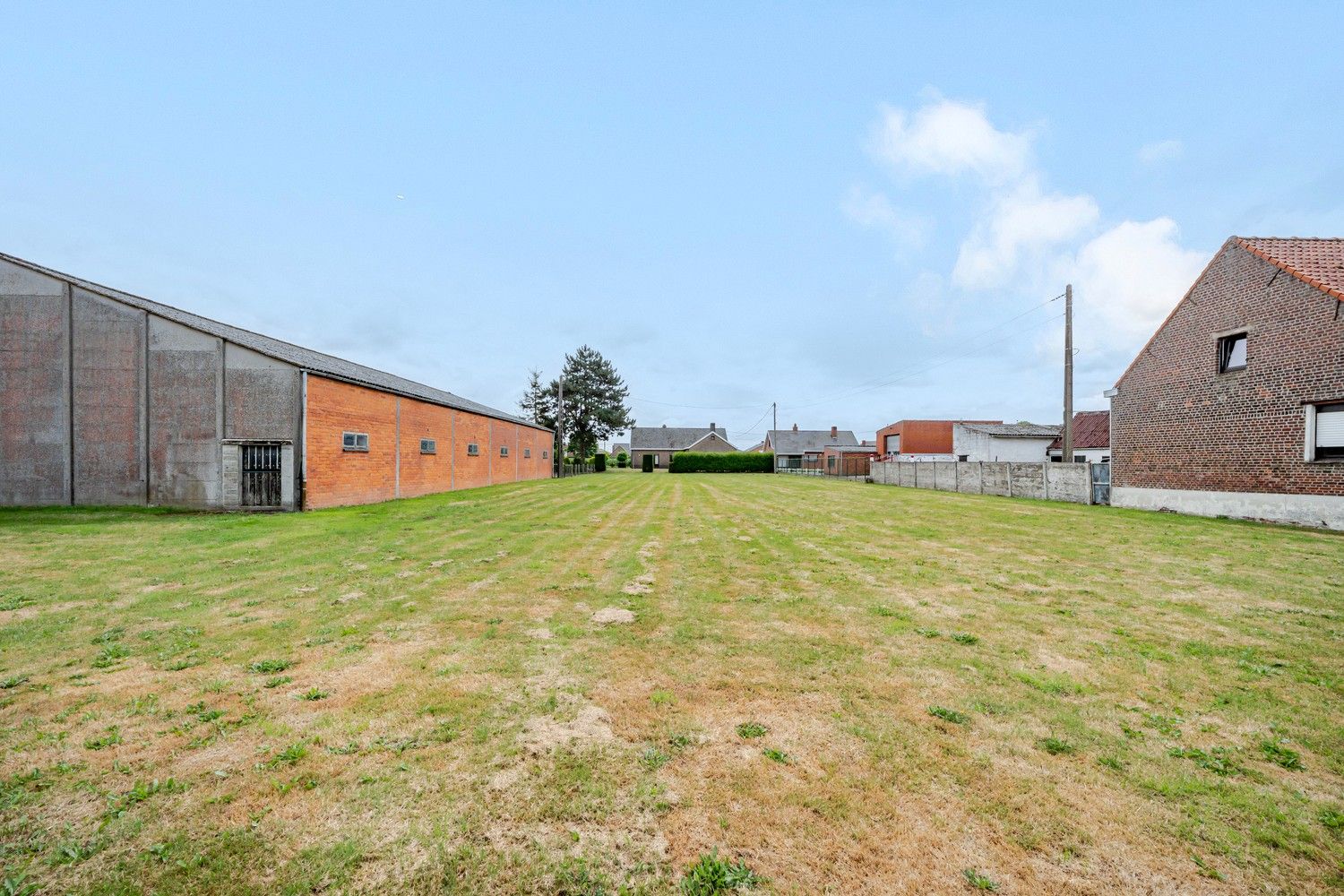 Alleenstaande woning met magazijn. foto 18