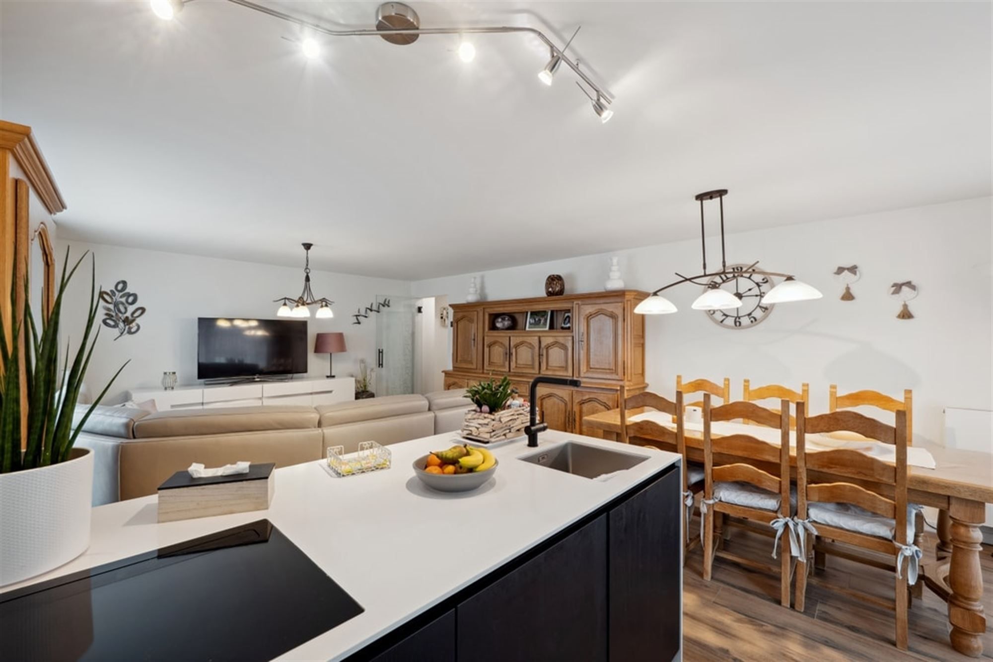 NIEUWBOUWAPPARTEMENT MET 3 SLKS IN HET HARTJE VAN SINT-TRUIDEN  foto 19