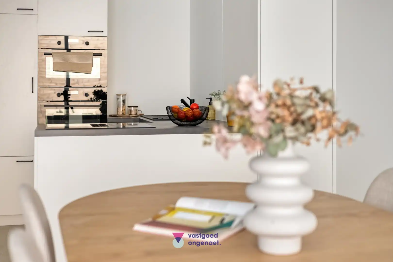 Totaalrenovatie met garage op toplocatie foto 2